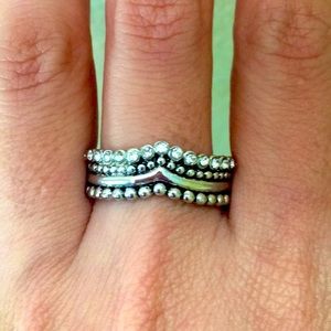 🎉HP🎉Ring for a Queen filigree details & pave S 9